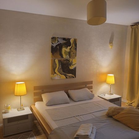 Sunflower Apartment Near Kiev Airport & Railway Station & Center City! Eksteriør bilde
