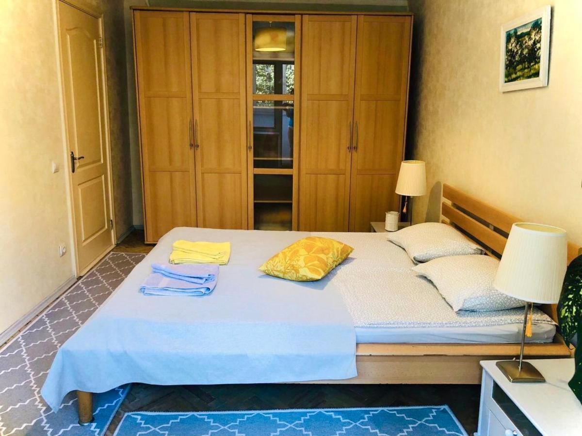 Sunflower Apartment Near Kiev Airport & Railway Station & Center City! Eksteriør bilde