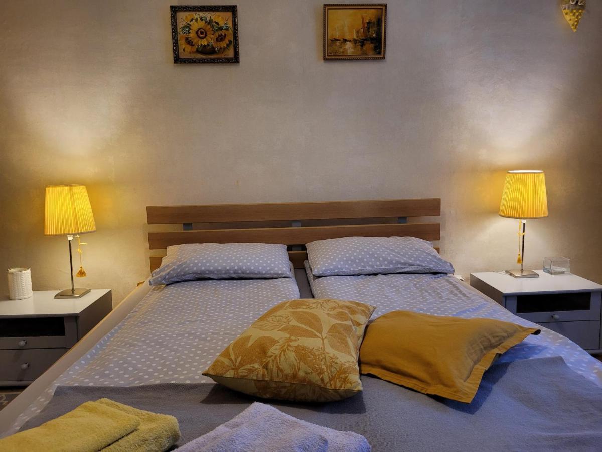 Sunflower Apartment Near Kiev Airport & Railway Station & Center City! Eksteriør bilde